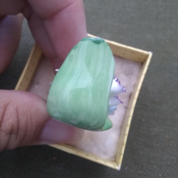 Coalport Fine English Bone China Figurine - Picture 3 of 7